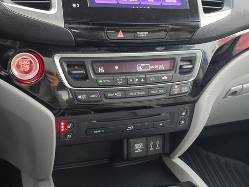 Used 2016 Honda Pilot Elite image 25