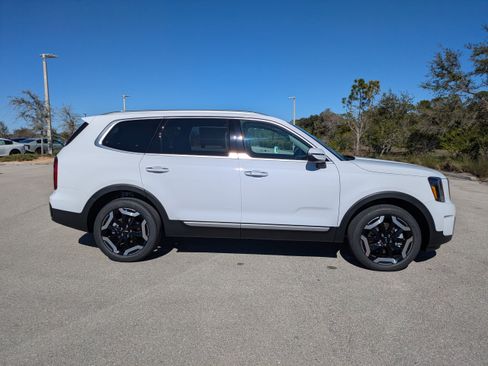 New 2025 Kia Telluride S image 4