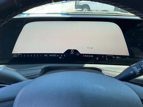 Used 2024 Cadillac XT4 Premium Luxury image 10