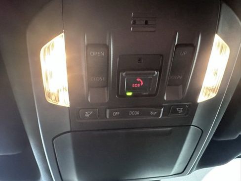 Used 2021 Toyota Highlander XSE image 34