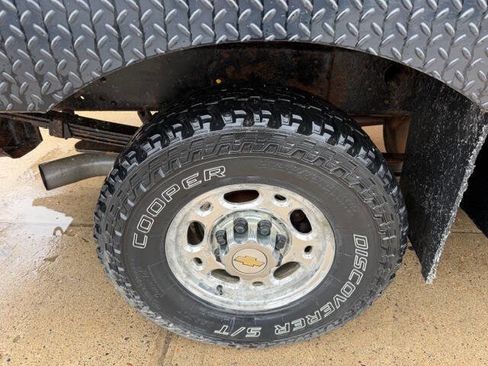 Used 2007 Chevrolet Silverado 2500 W/T w/ Snow Plow Prep Package image 7