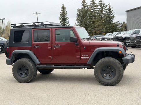 Used 2010 Jeep Wrangler Unlimited Sport image 6