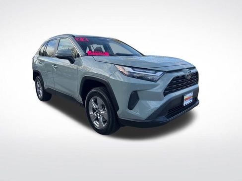 Used 2022 Toyota RAV4 XLE image 3