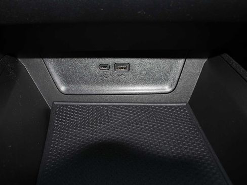 Used 2025 Chevrolet Equinox ACTIV w/ Safety and Technology Package FWD image 40