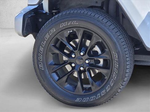 Used 2021 Jeep Wrangler Unlimited Sahara AWD/4WD image 9