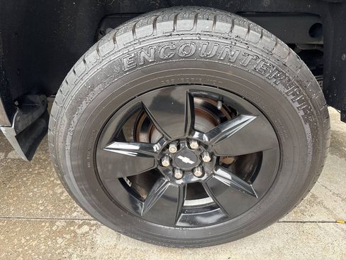 Used 2016 Chevrolet Colorado LT w/ Midnight Edition AWD/4WD image 14
