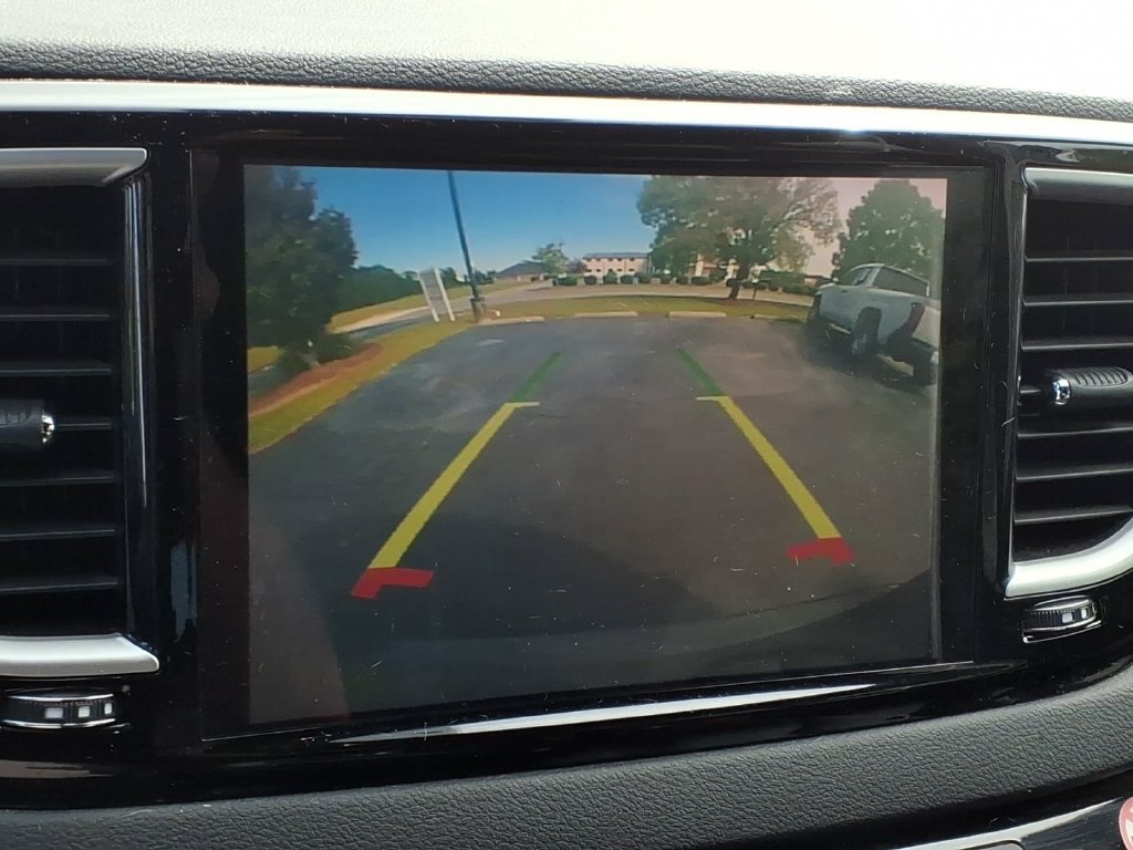 Used 2025 Chrysler Pacifica Select FWD image 16