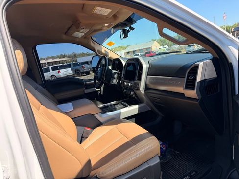 Used 2022 Ford F350 Lariat w/ Chrome Package AWD/4WD image 3