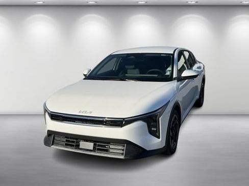 Certified 2025 Kia K4 EX FWD image 1