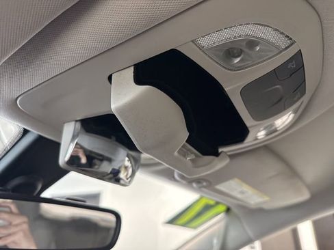 Used 2017 Chrysler Pacifica LX image 50