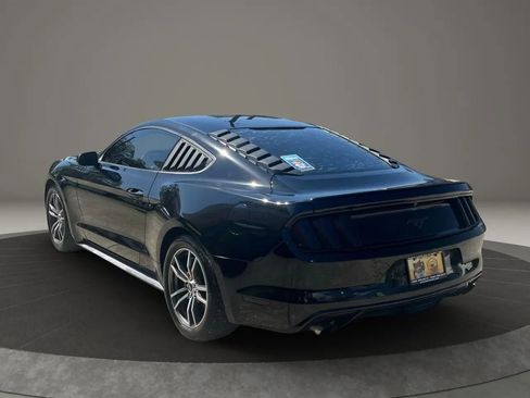 Used 2017 Ford Mustang Coupe image 5