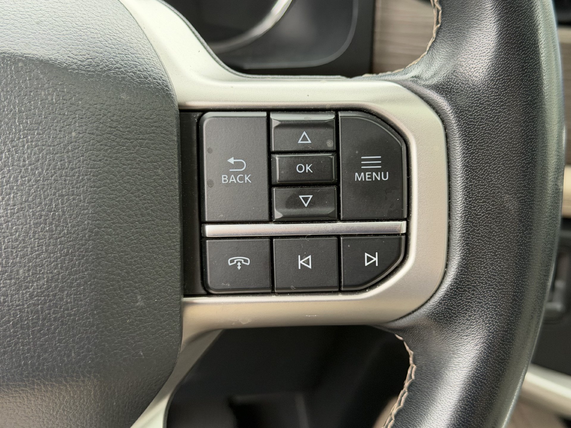Used 2024 Ford Expedition Max Limited AWD/4WD image 9