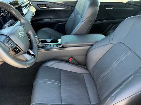 Used 2025 Toyota Camry XSE FWD image 12