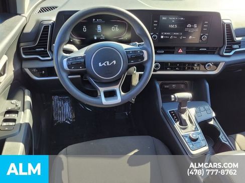 Used 2024 Kia Sportage LX image 6