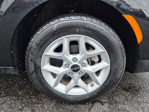 Used 2025 Kia Soul LX w/ LX Technology Package FWD image 30