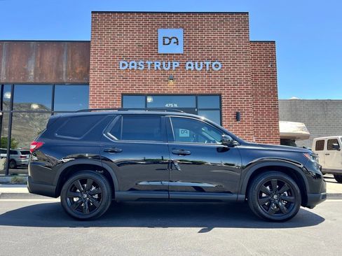 Used 2025 Honda Pilot Black Edition image 7