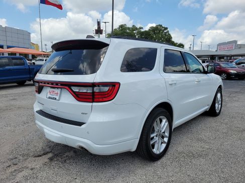 Used 2024 Dodge Durango GT image 3