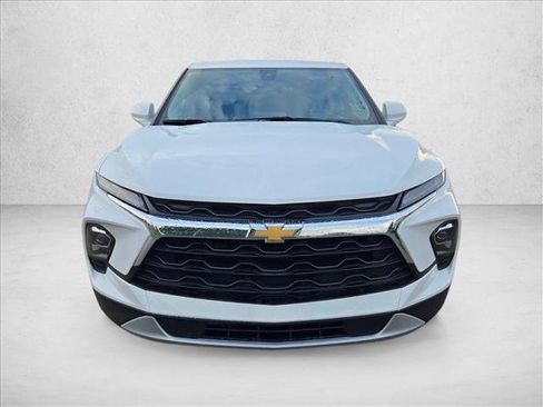 Used 2025 Chevrolet Blazer LT image 2