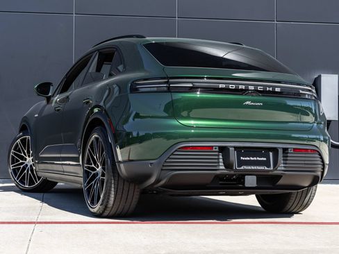 Certified 2025 Porsche Macan Electric RWD image 3