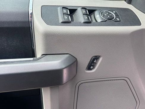 Used 2017 Ford F250 XLT AWD/4WD image 9