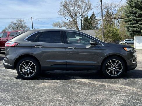 Used 2019 Ford Edge Titanium w/ Cold Weather Package AWD/4WD image 39