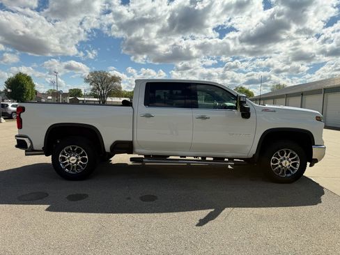 Used 2026 Chevrolet Silverado 2500 LTZ w/ LTZ Premium Package AWD/4WD image 4