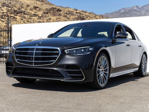 Used 2023 Mercedes-Benz S 500 4MATIC image 2