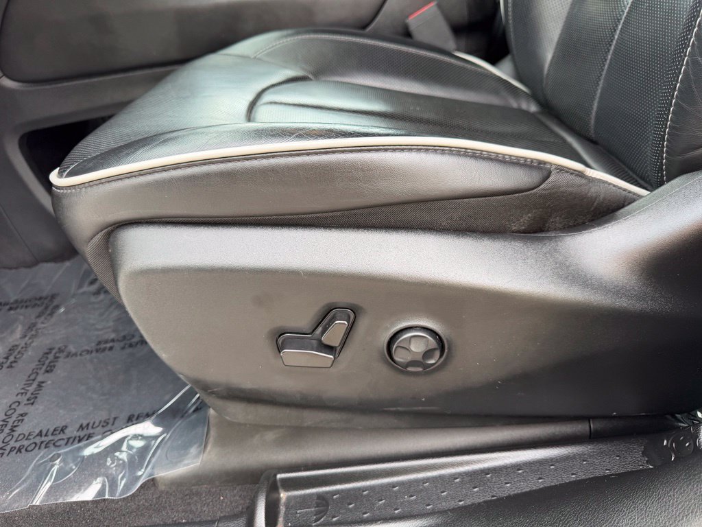 Used 2025 Chrysler Pacifica Limited FWD image 14