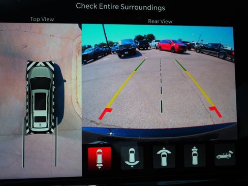 New 2026 Chrysler Pacifica Limited w/ Uconnect Theater Family Group image 21