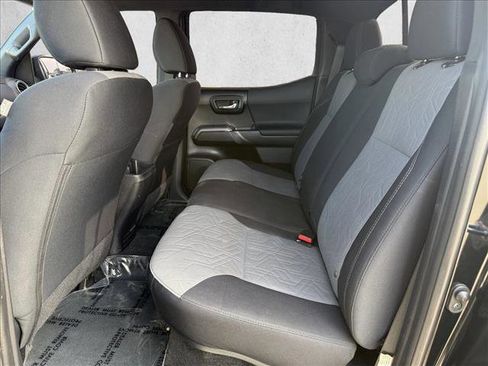 Used 2021 Toyota Tacoma TRD Off-Road image 21