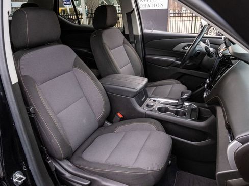 Used 2021 Chevrolet Traverse LT image 26