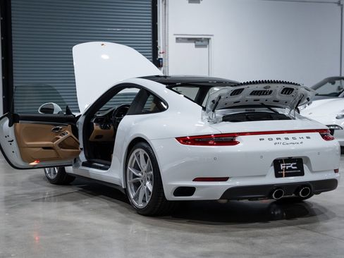 Used 2019 Porsche 911 Carrera 4 AWD/4WD image 33