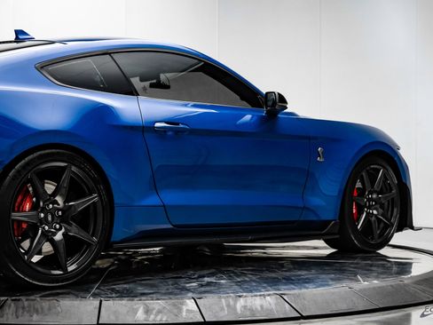 Used 2021 Ford Mustang Shelby GT500 w/ Carbon Fiber Track Pack image 17