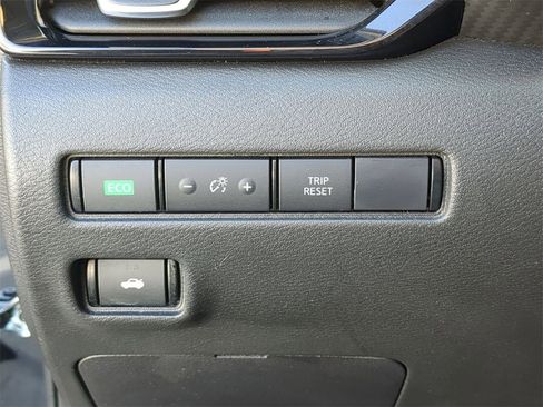 Used 2024 Nissan Sentra SV image 18