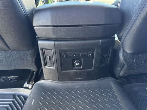 Used 2014 RAM 1500 Laramie image 17