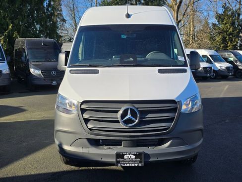 New 2025 Mercedes-Benz Sprinter 2500 image 9