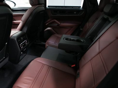 New 2026 Porsche Cayenne Turbo image 31