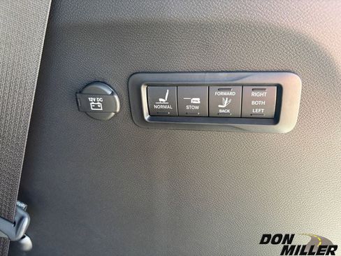 New 2026 Chrysler Pacifica Pinnacle w/ Trailer Tow Group image 35