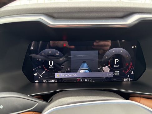 Used 2024 GMC Canyon AT4 w/ Technology Package image 17