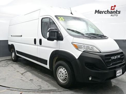 Used 2025 RAM ProMaster 2500 w/ Convenience Group image 1