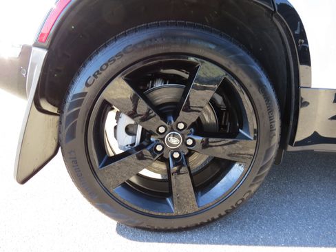 Used 2025 Land Rover Defender 110 X-Dynamic SE image 10