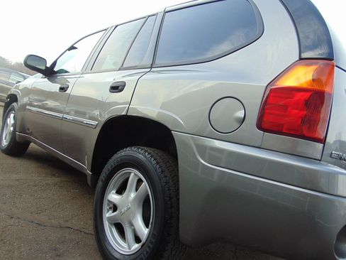 Used 2007 GMC Envoy SLE image 16