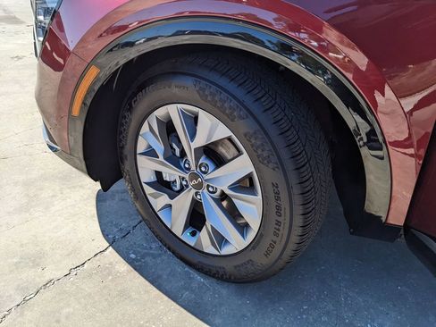 Certified 2025 Kia Sportage SX image 36