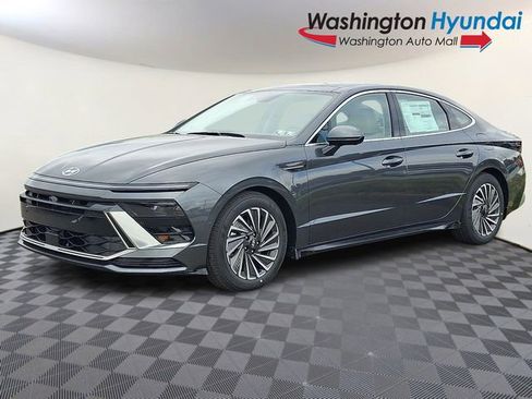 New 2026 Hyundai Sonata Limited FWD image 3