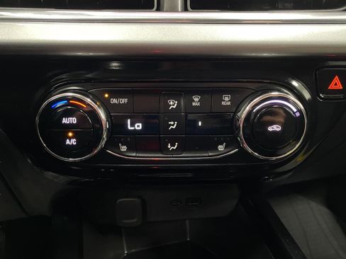 Used 2024 Chevrolet Trax LT w/ Driver Confidence Package FWD image 23