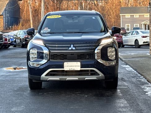 Used 2024 Mitsubishi Outlander SE image 8