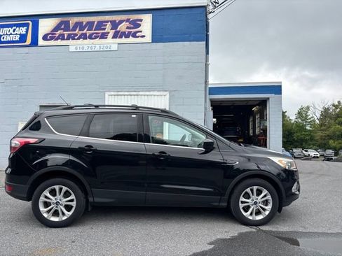 Used 2017 Ford Escape SE w/ Equipment Group 201A AWD/4WD image 6