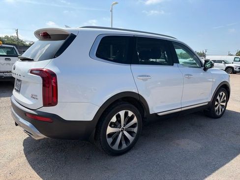 Used 2020 Kia Telluride S FWD image 3