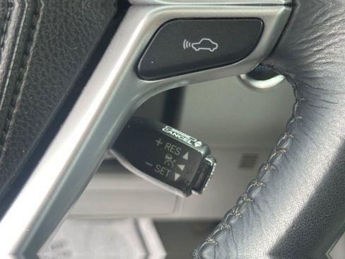 Used 2015 Toyota Highlander Limited w/ Driver Technology Package AWD/4WD image 22