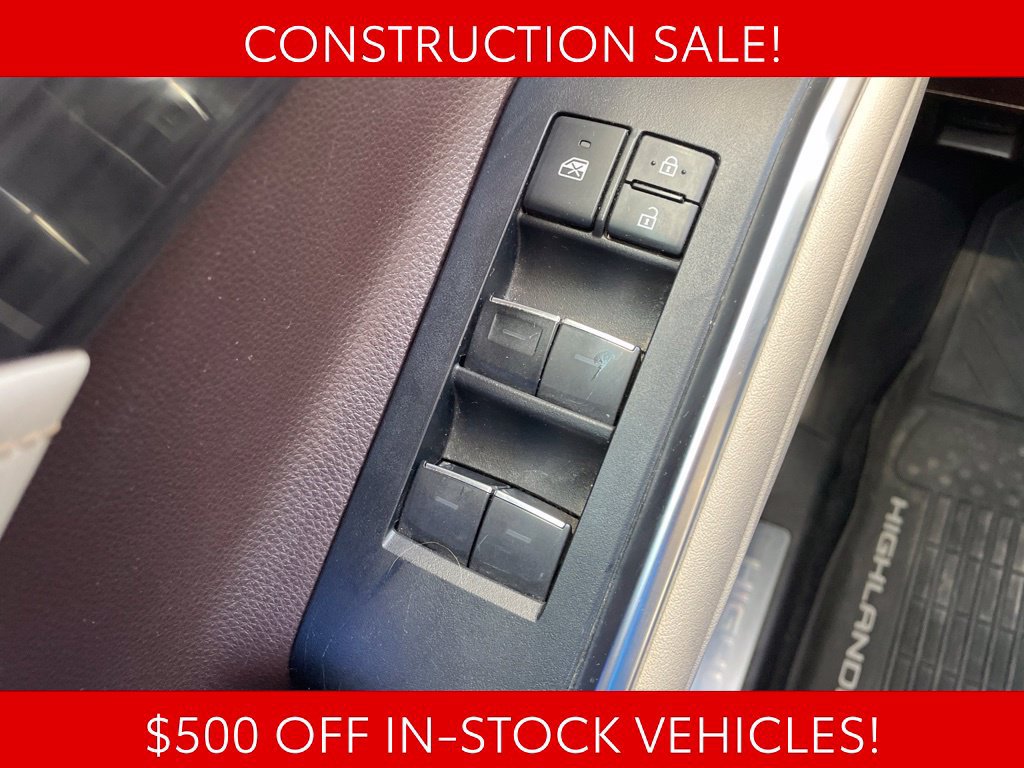 Used 2020 Toyota Highlander Limited FWD image 33